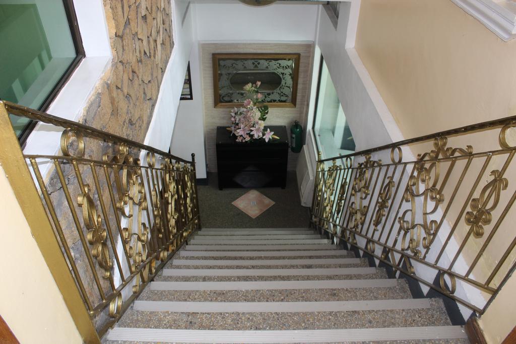 Saint Illian'S Inn Makati Макати Экстерьер фото